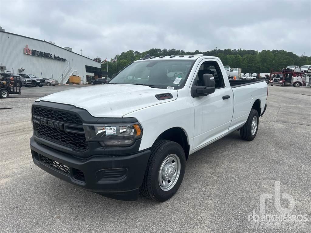 RAM 2500 Бортовые фургоны