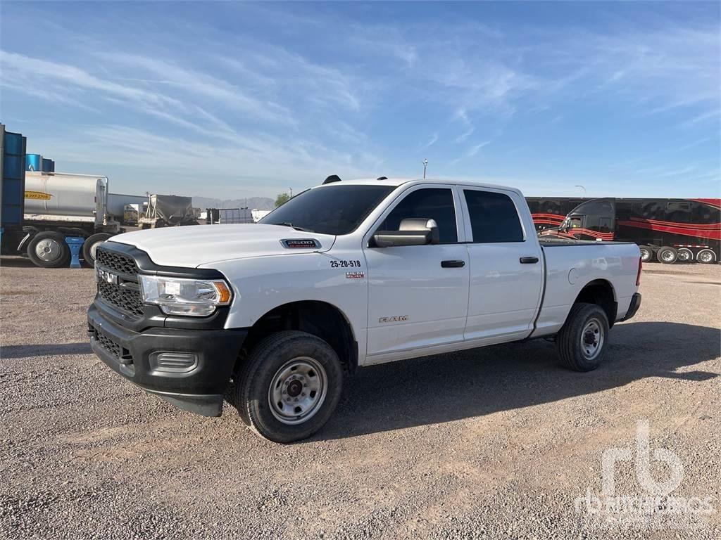 RAM 2500 Бортовые фургоны