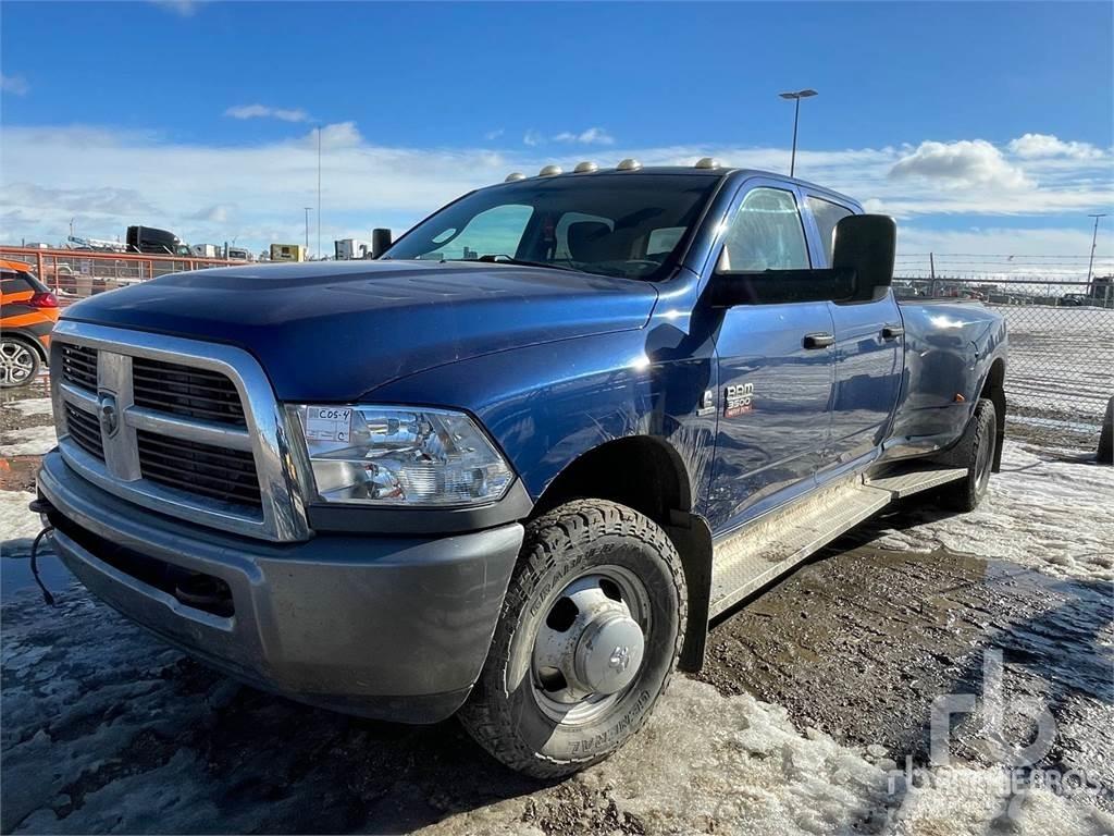 RAM 3500 Бортовые фургоны