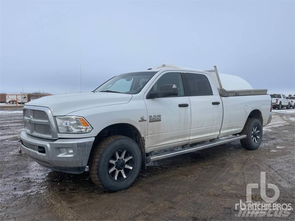 RAM 3500 Бортовые фургоны