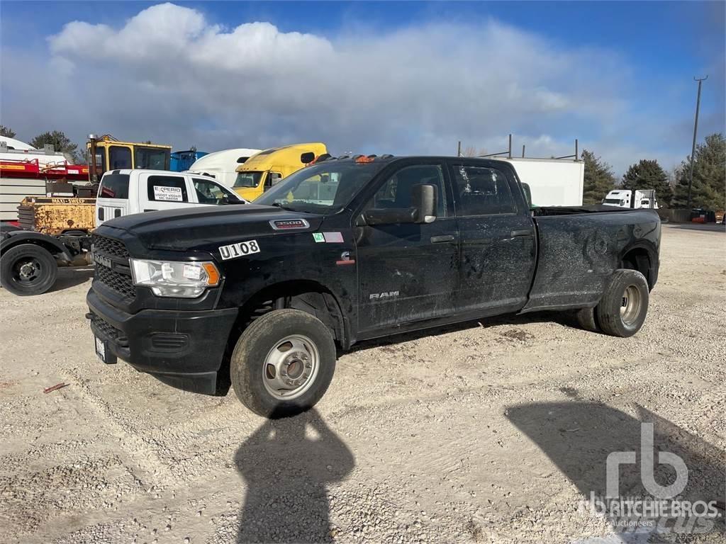 RAM 3500 Бортовые фургоны
