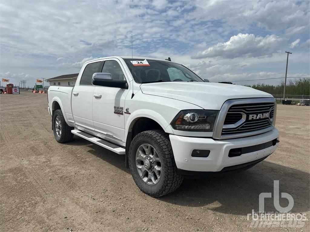 RAM 3500 Бортовые фургоны