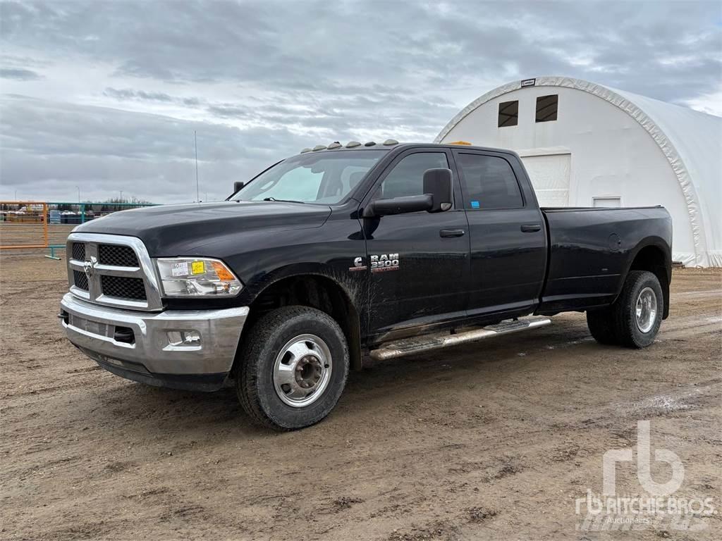 RAM 3500 Бортовые фургоны