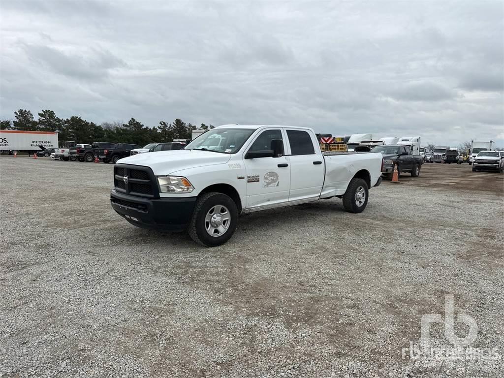 RAM 3500 Бортовые фургоны