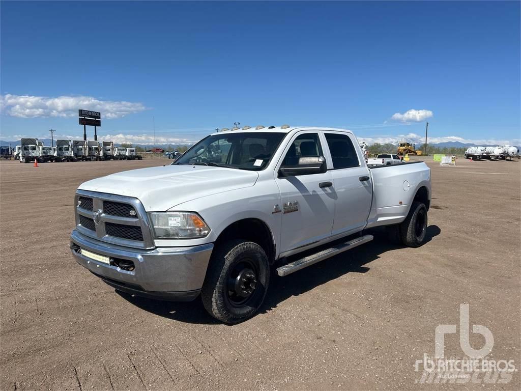 RAM 3500 Бортовые фургоны