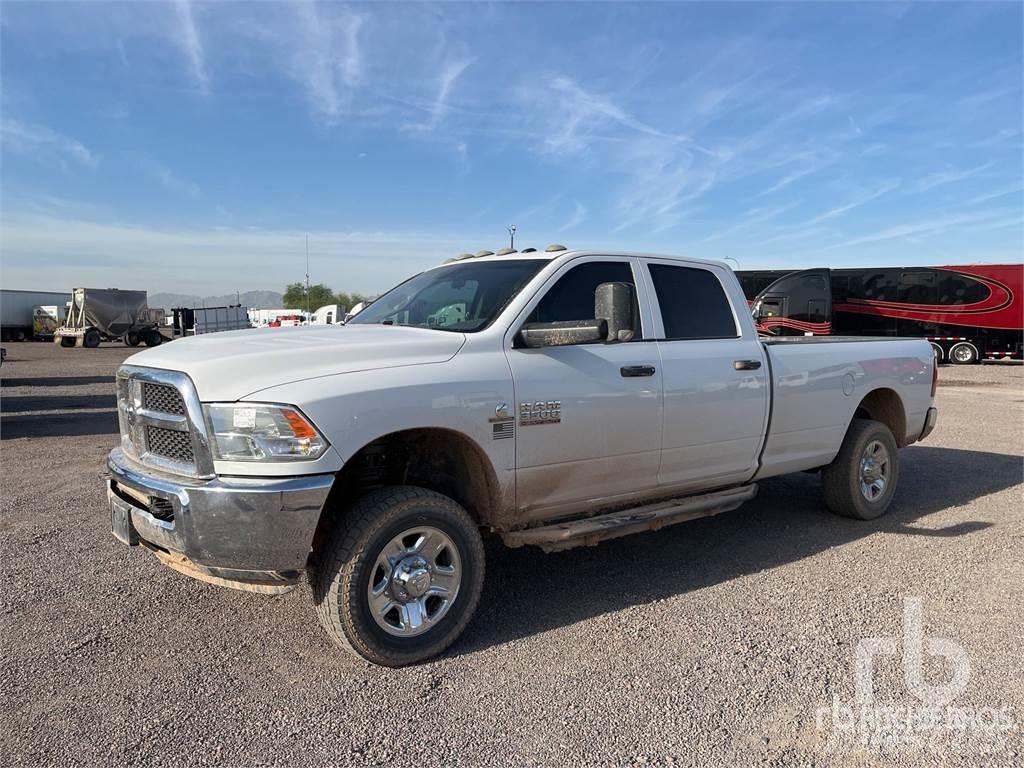 RAM 3500 Бортовые фургоны