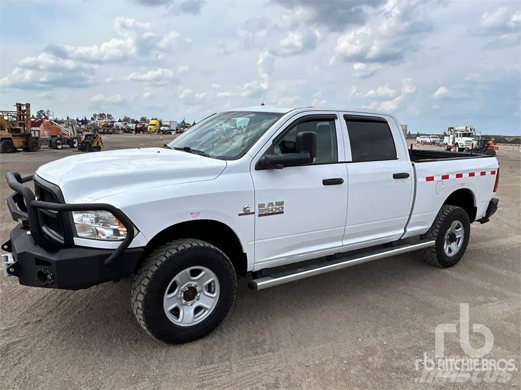 RAM 3500 Бортовые фургоны