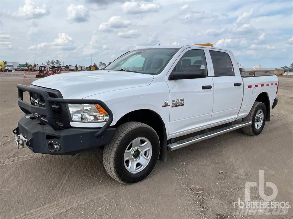 RAM 3500 Бортовые фургоны