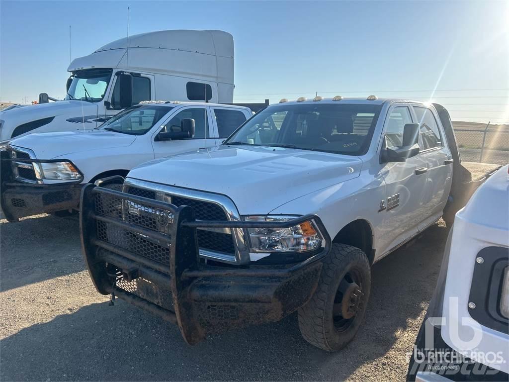 RAM 3500 Бортовые фургоны