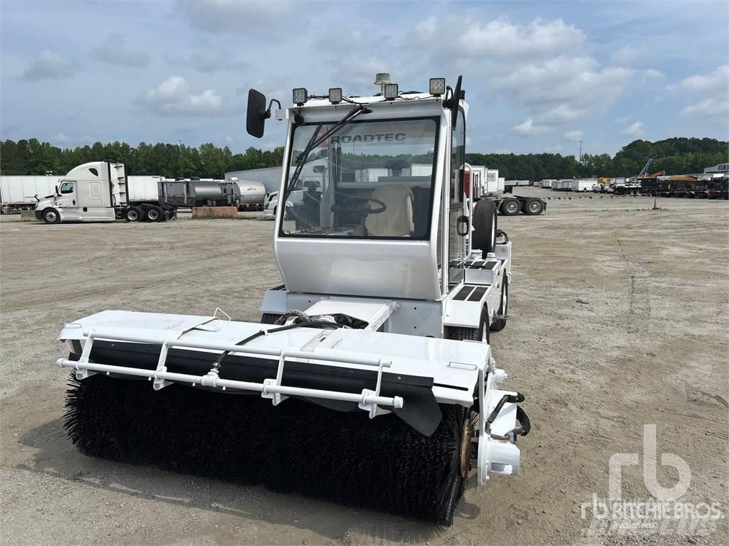 Roadtec FB-100E Внутренние подметальные машины