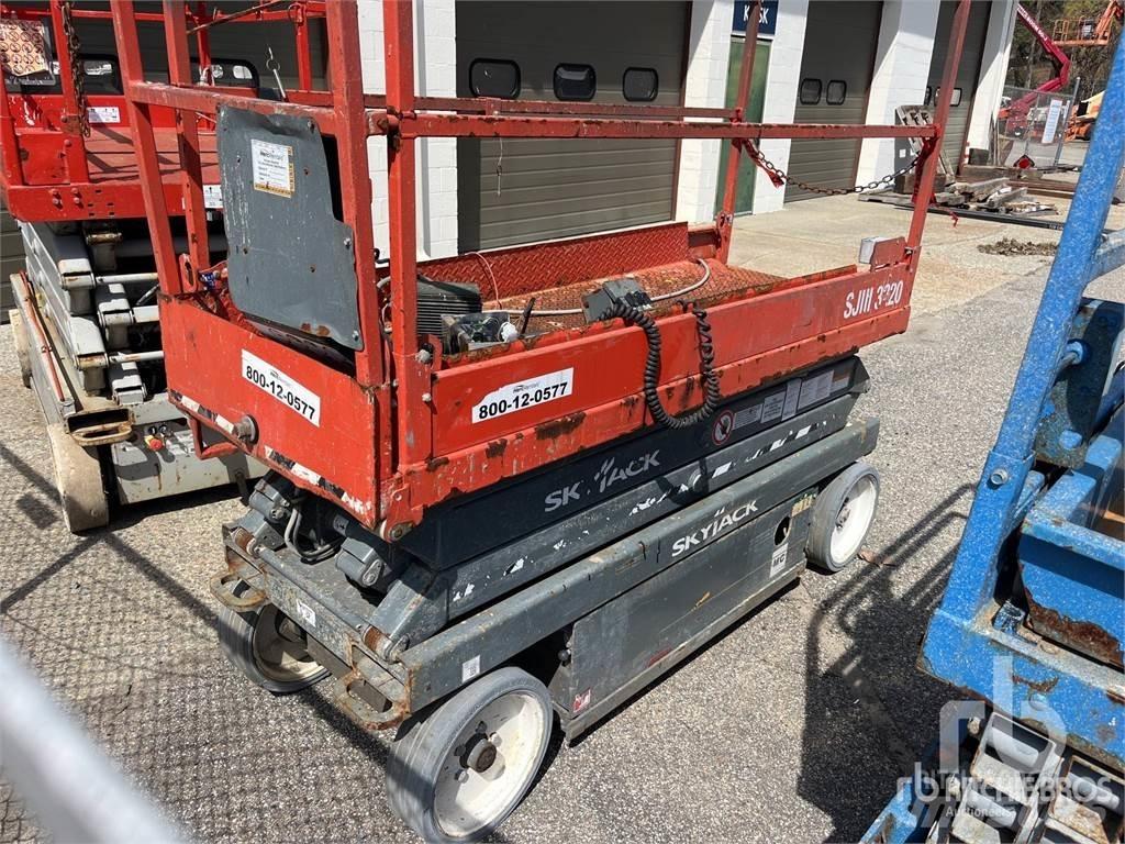 SkyJack SJ3220 Ножничные подъемники