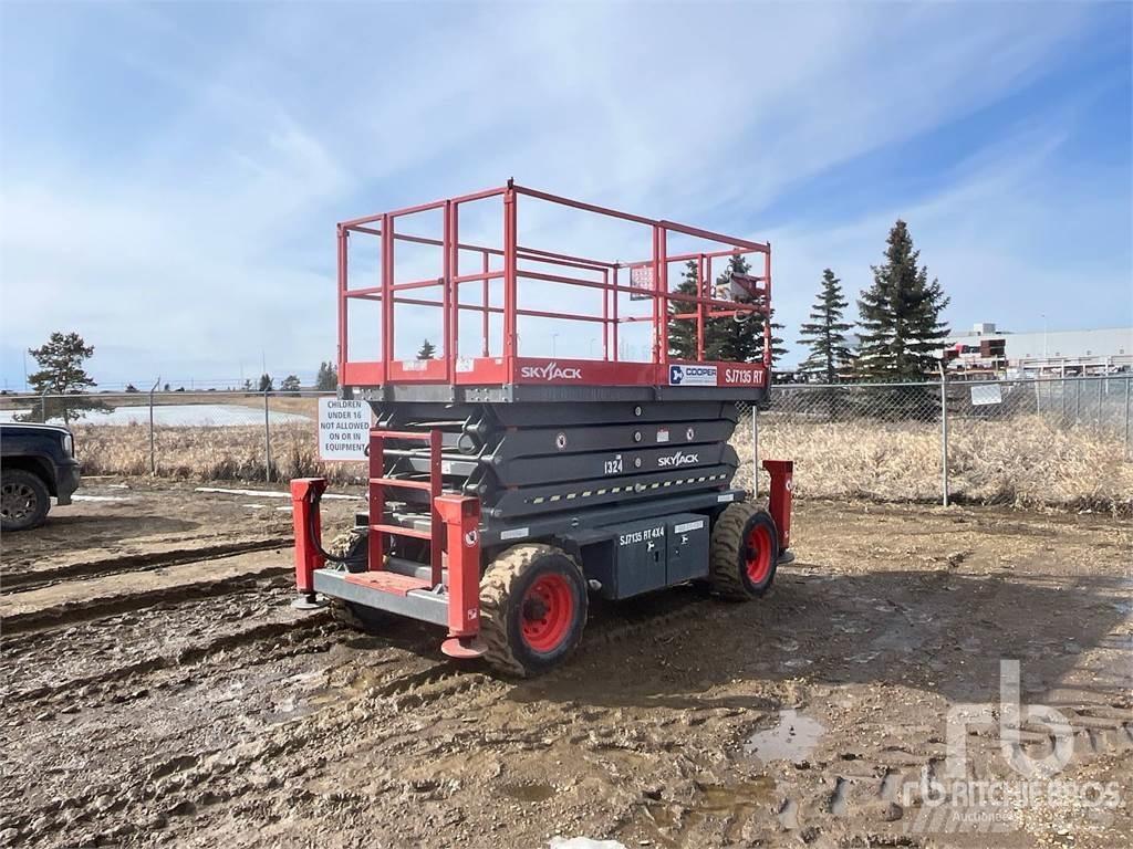 SkyJack SJ7135 Ножничные подъемники