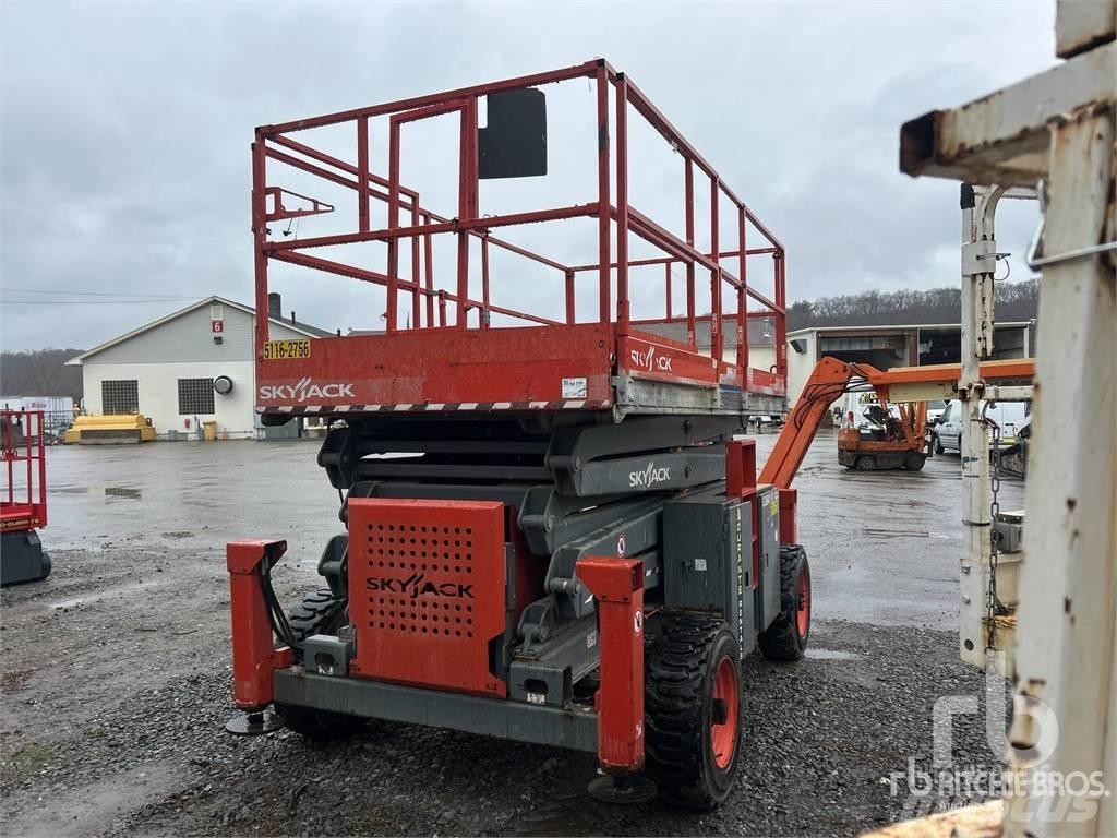 SkyJack SJ8841 Ножничные подъемники