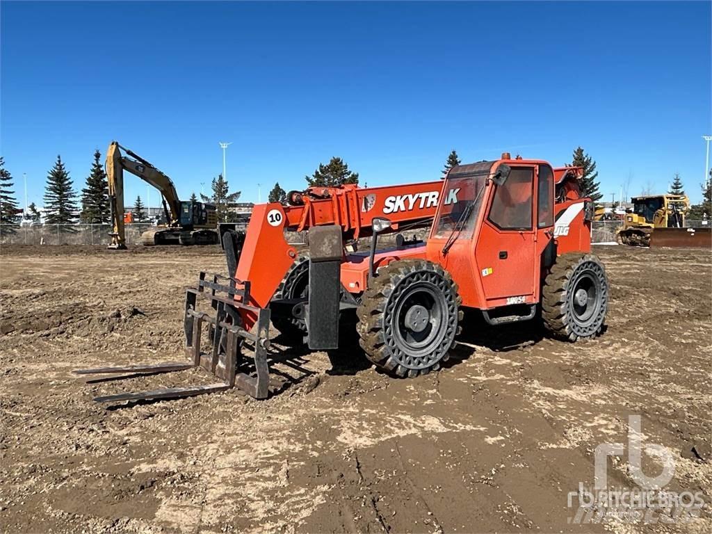 SkyTrak 10054 Телескопические погрузчики