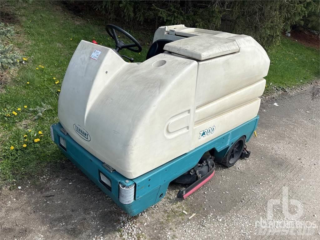 Tennant 7300 Вакуумные уборочные машины