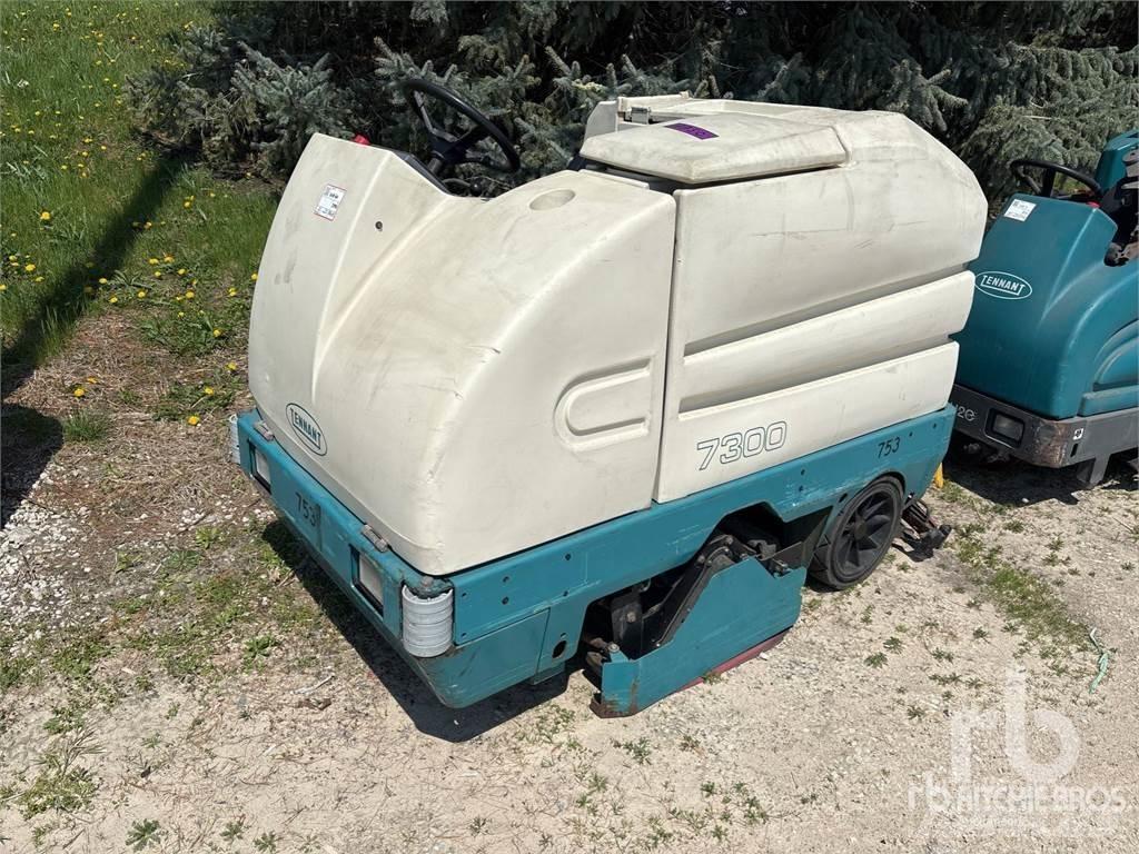Tennant 7300 Вакуумные уборочные машины