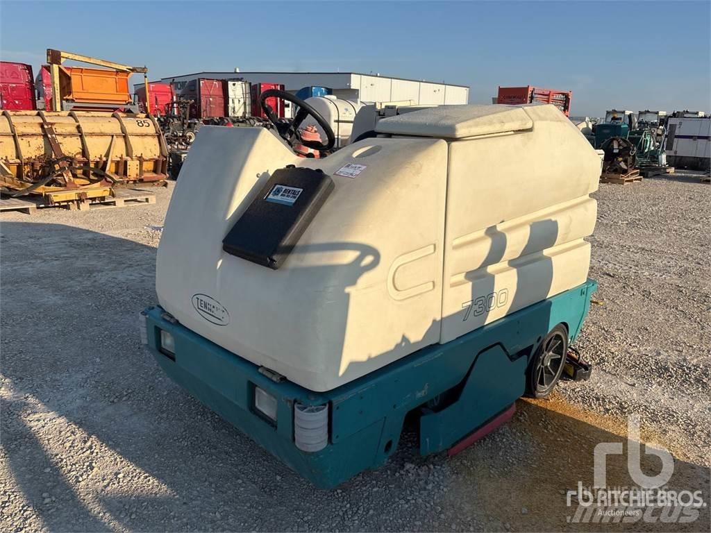 Tennant 7300 Вакуумные уборочные машины