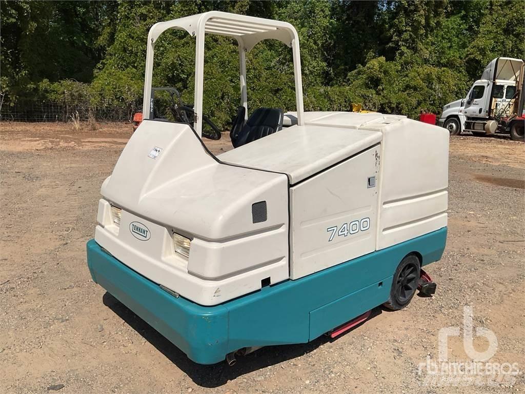 Tennant 7400 Вакуумные уборочные машины