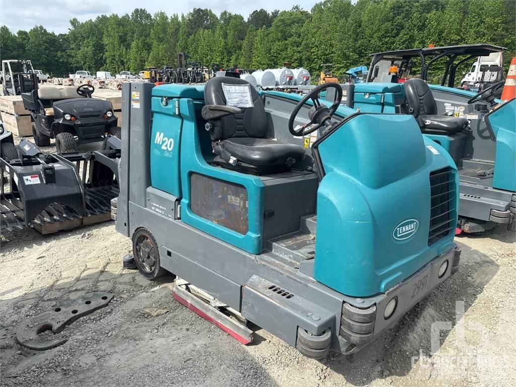 Tennant M20 Вакуумные уборочные машины