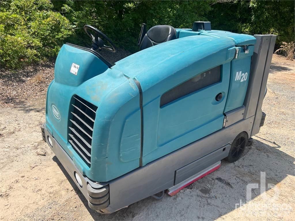 Tennant M20 Вакуумные уборочные машины