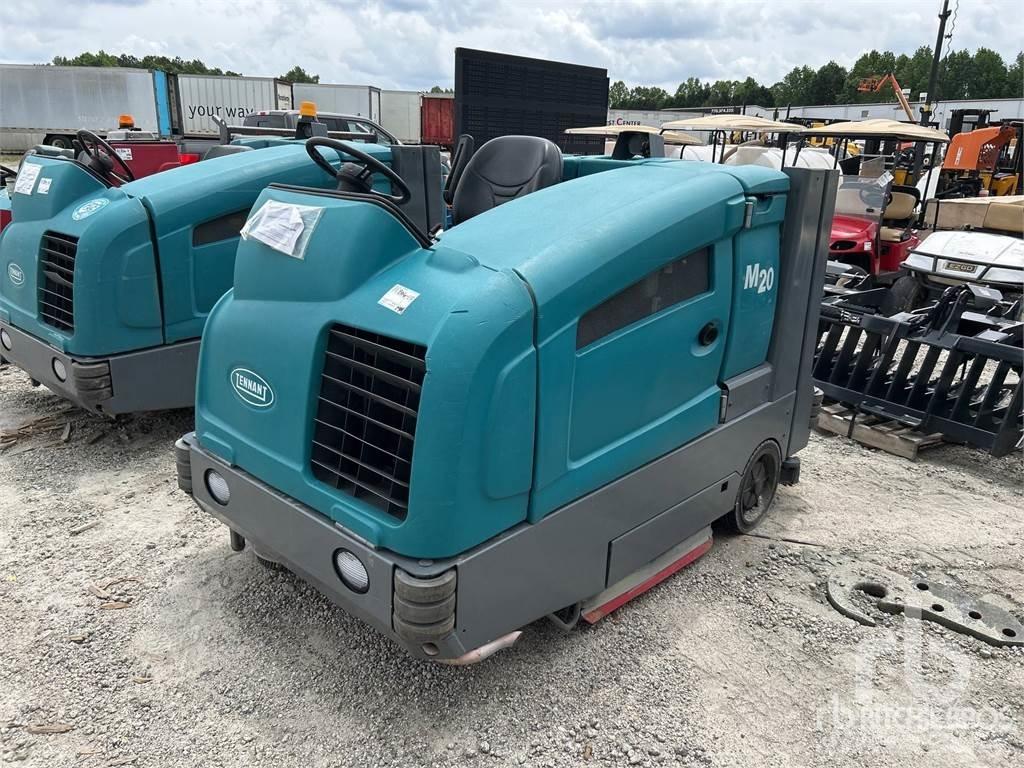 Tennant M20 Вакуумные уборочные машины