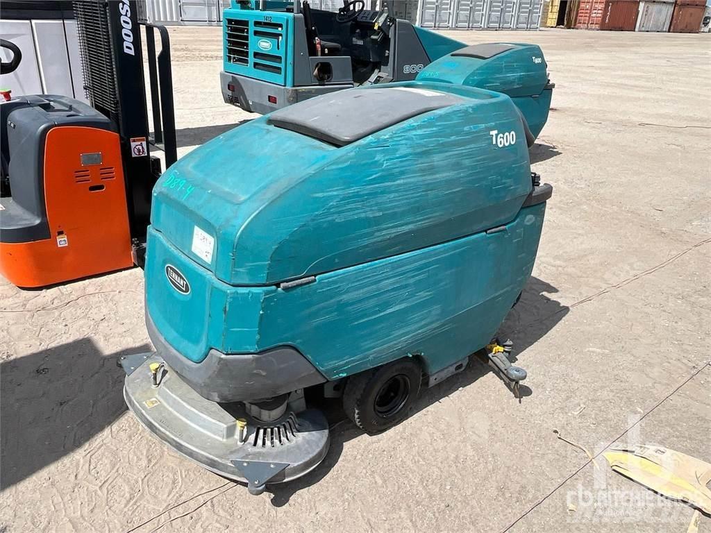 Tennant T600 Вакуумные уборочные машины