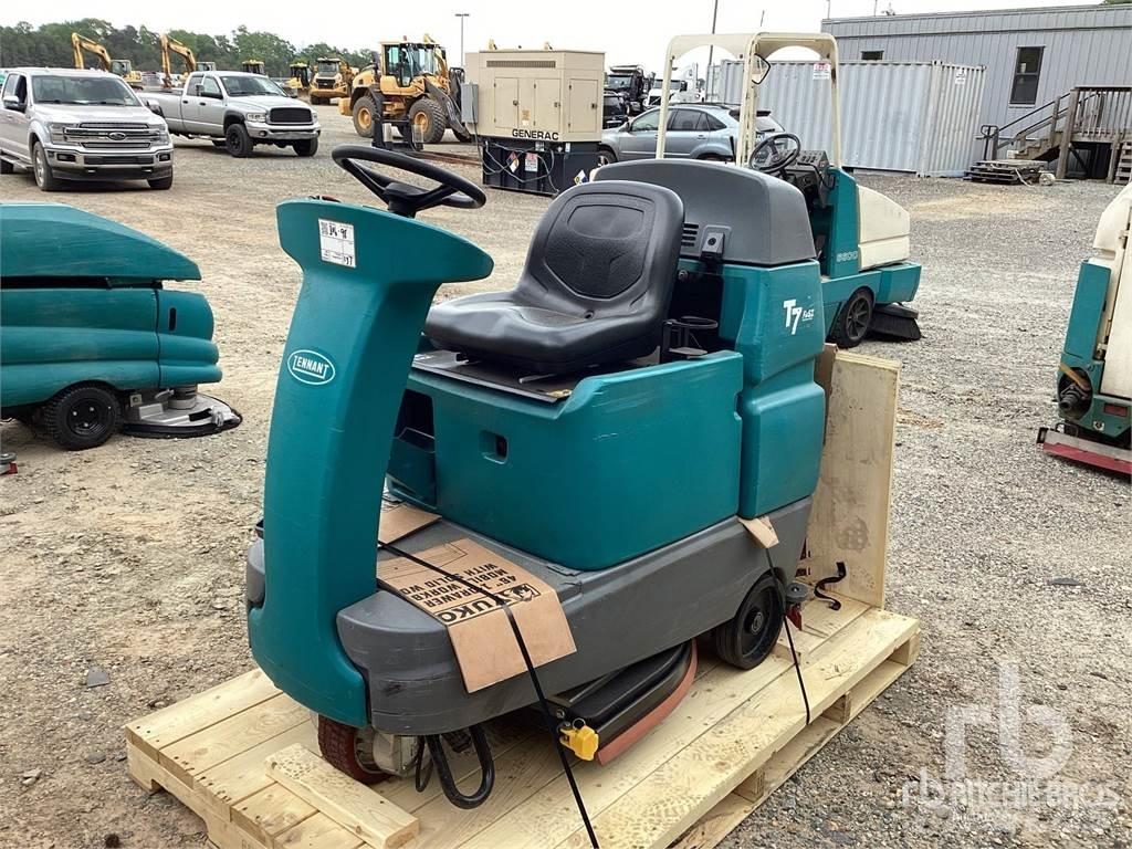 Tennant T7 Вакуумные уборочные машины