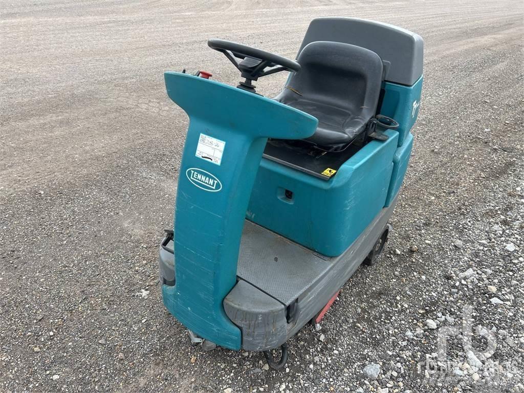 Tennant T7 Вакуумные уборочные машины