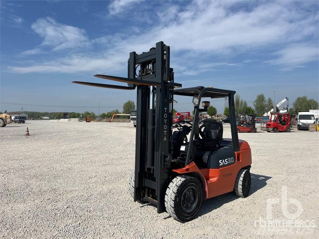Toyota 027FDF30 Дизельные погрузчики