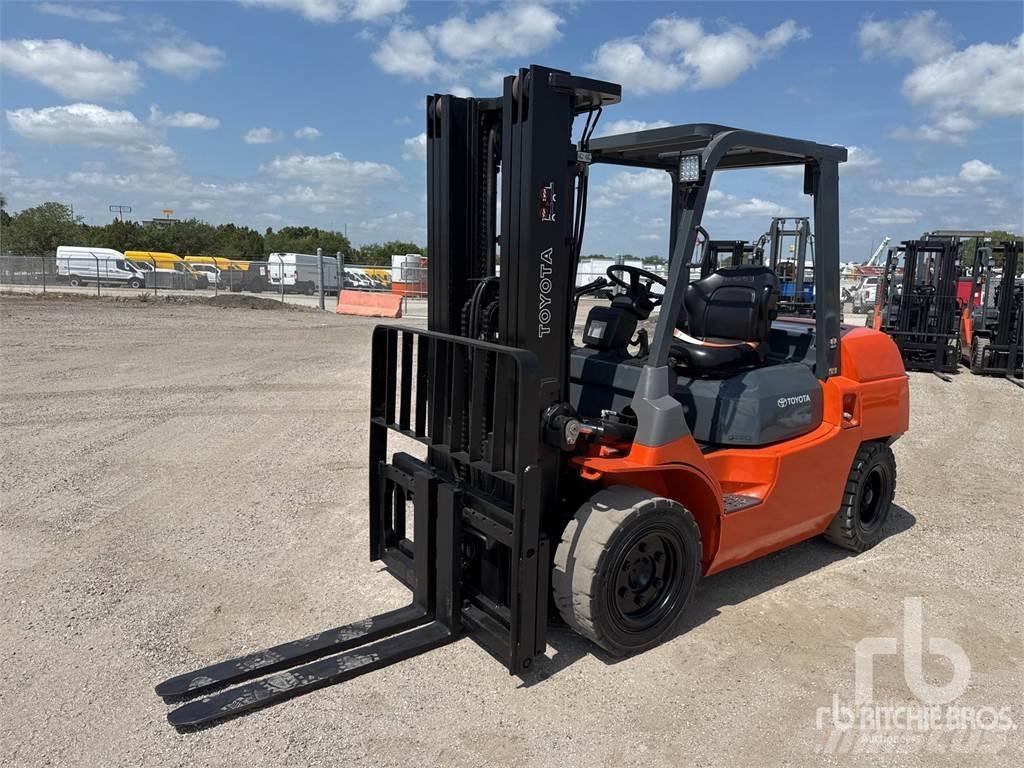 Toyota 7FDU35 Дизельные погрузчики