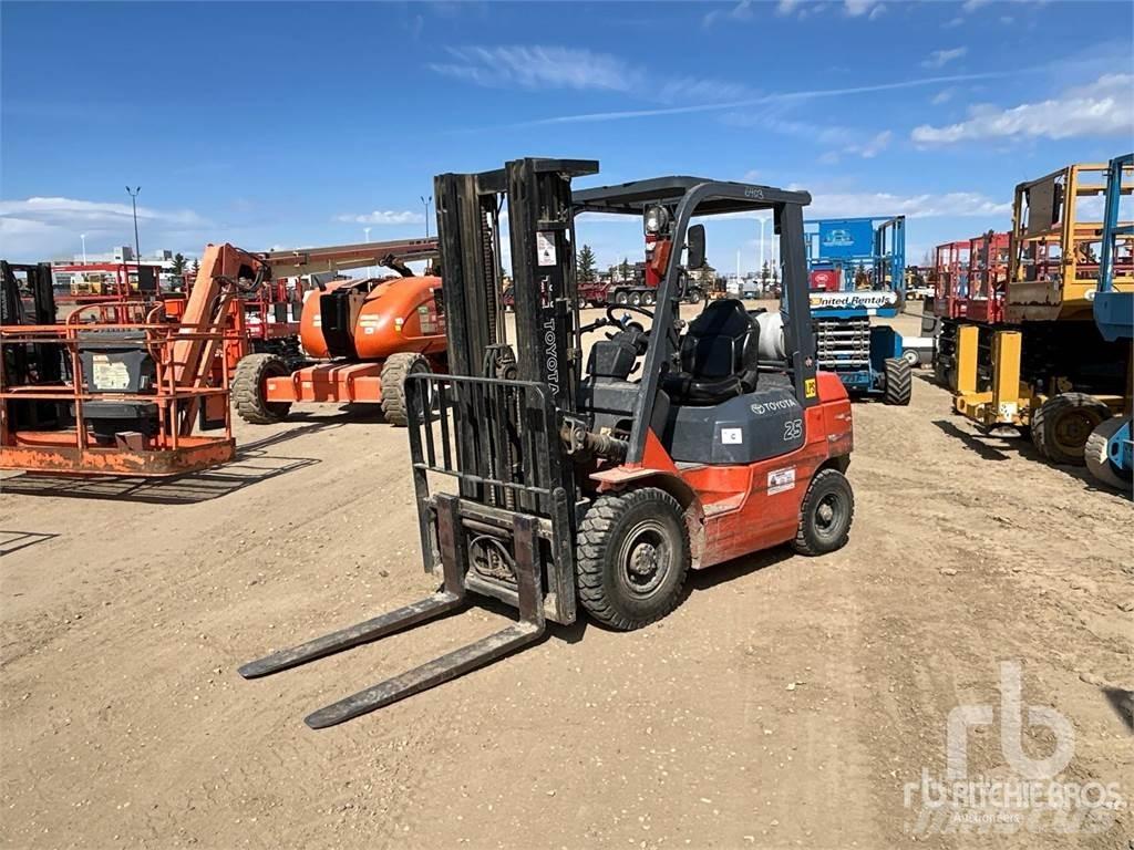Toyota 7FGU25 Дизельные погрузчики