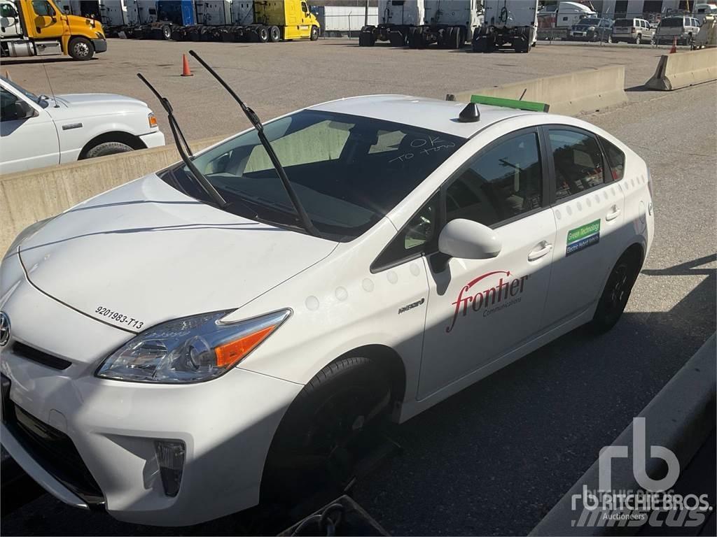 Toyota PRIUS Легковые автомобили