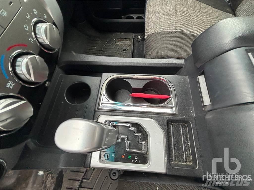Toyota TUNDRA Бортовые фургоны