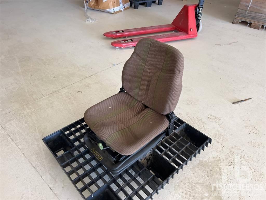  Tractor Seat Навесное оборудование и запчасти