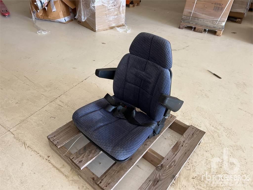  Tractor Seat Навесное оборудование и запчасти