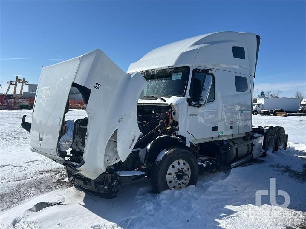 Volvo VNL Седельные тягачи
