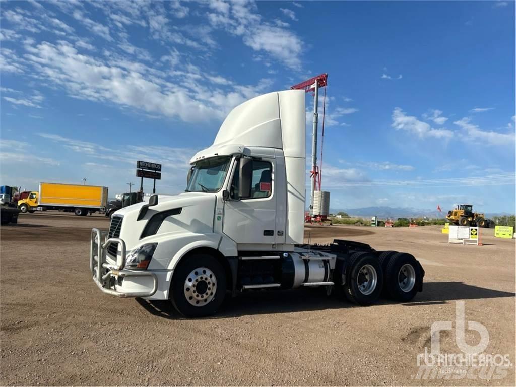 Volvo VNL300 Седельные тягачи