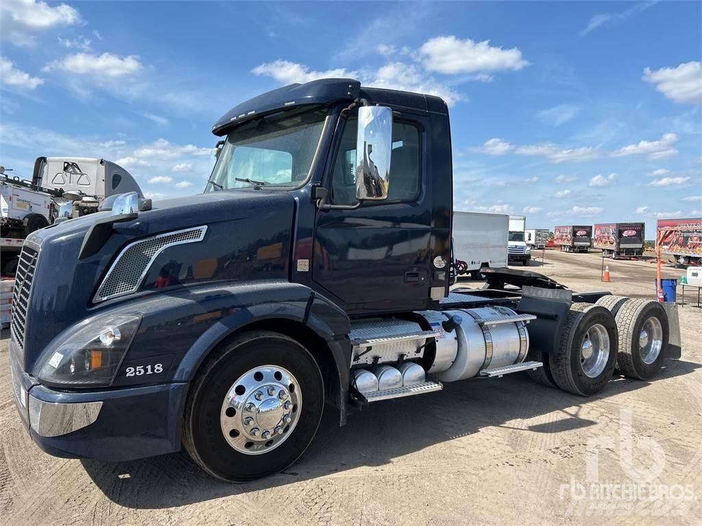 Volvo VNL300 Седельные тягачи