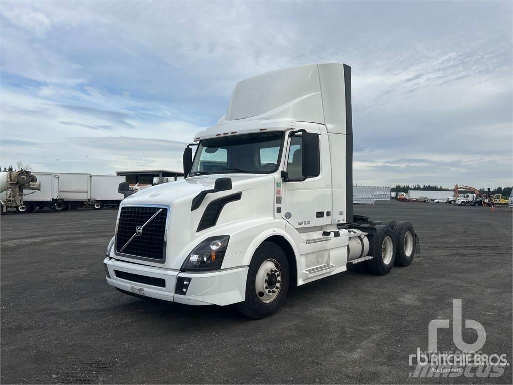 Volvo VNL300 Седельные тягачи