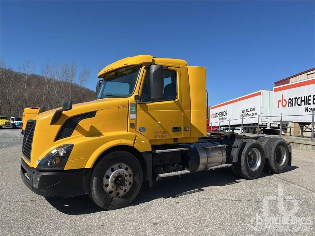 Volvo VNL300 Седельные тягачи