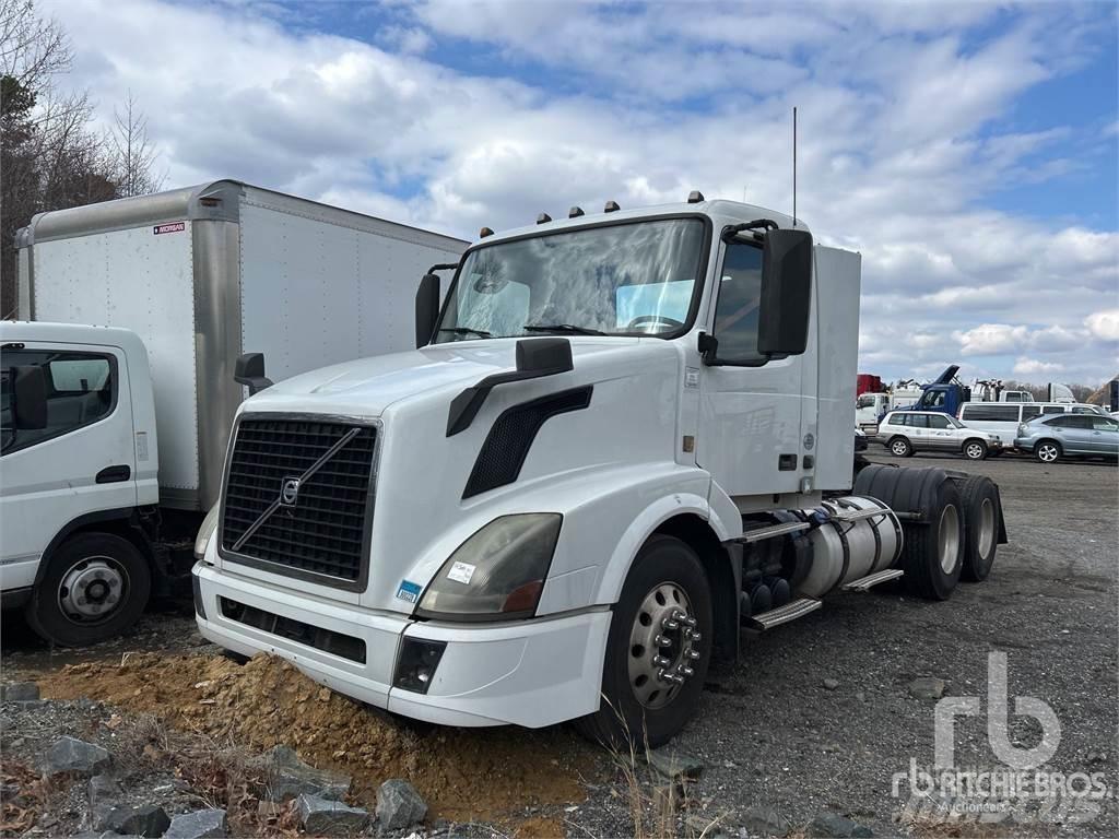 Volvo VNL300 Седельные тягачи