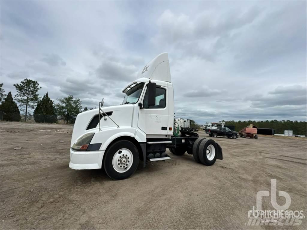 Volvo VNL300 Седельные тягачи