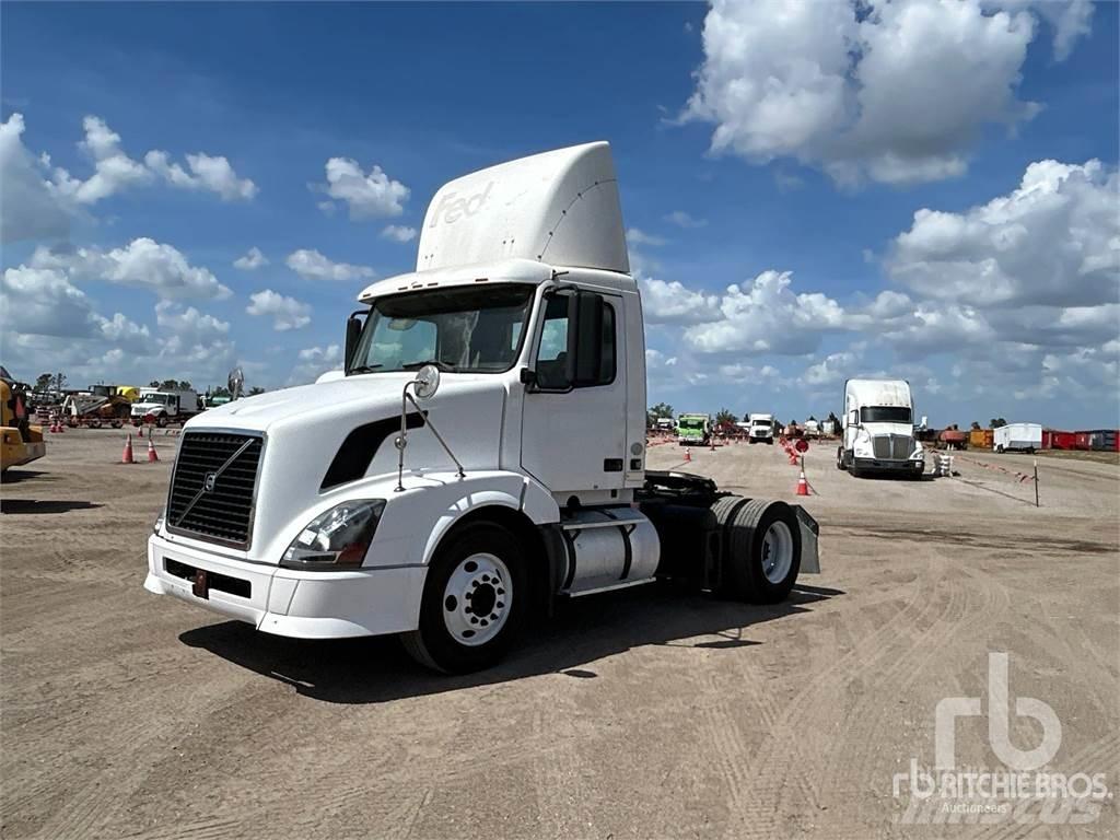 Volvo VNL300 Седельные тягачи