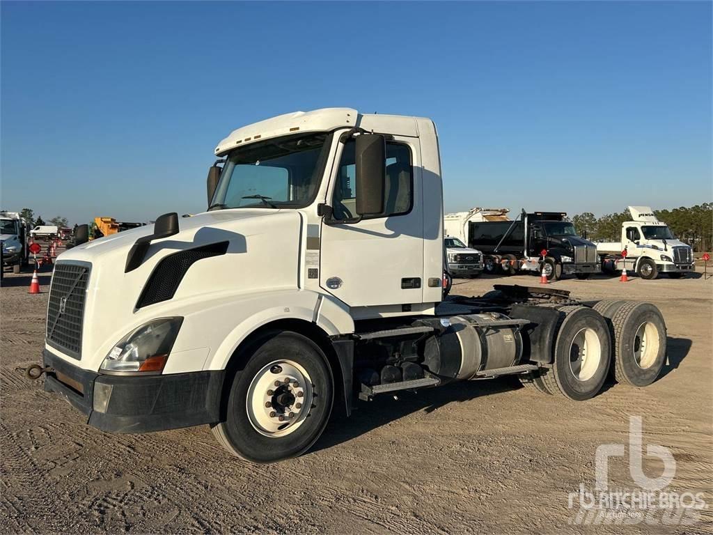 Volvo VNL300 Седельные тягачи