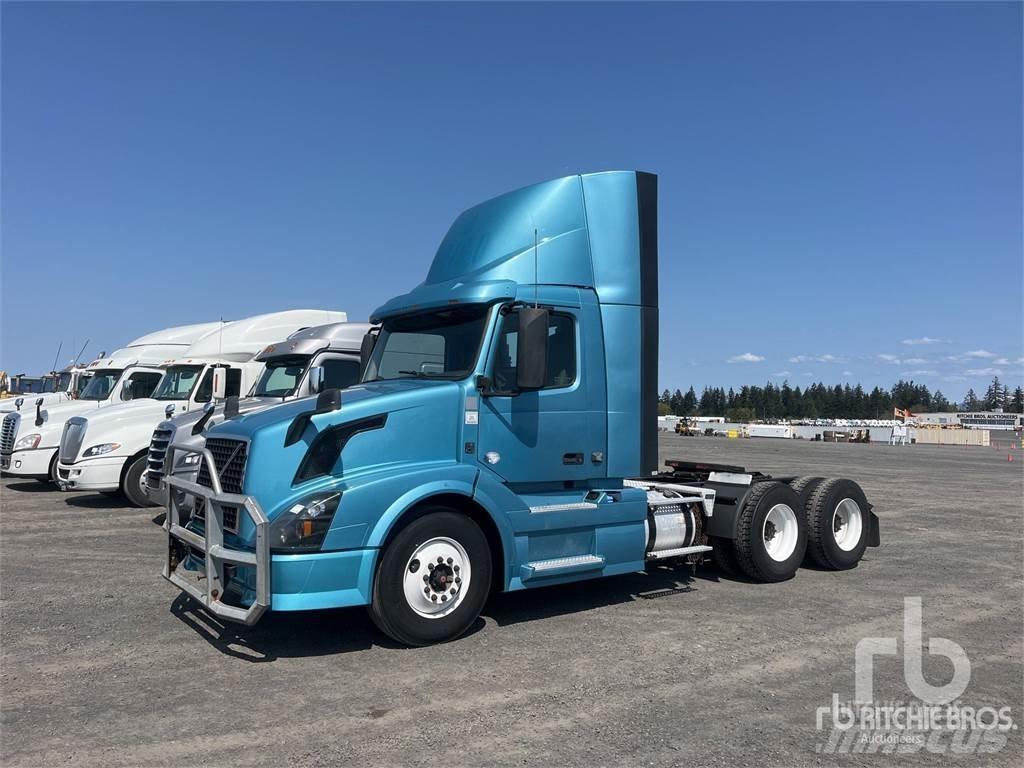 Volvo VNL300 Седельные тягачи