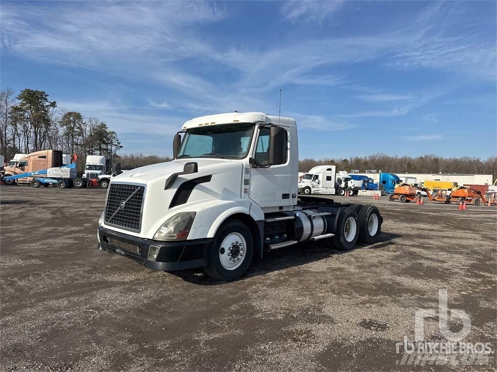 Volvo VNL300 Седельные тягачи