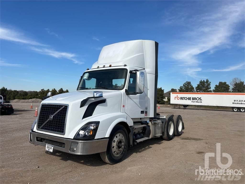 Volvo VNL300 Седельные тягачи
