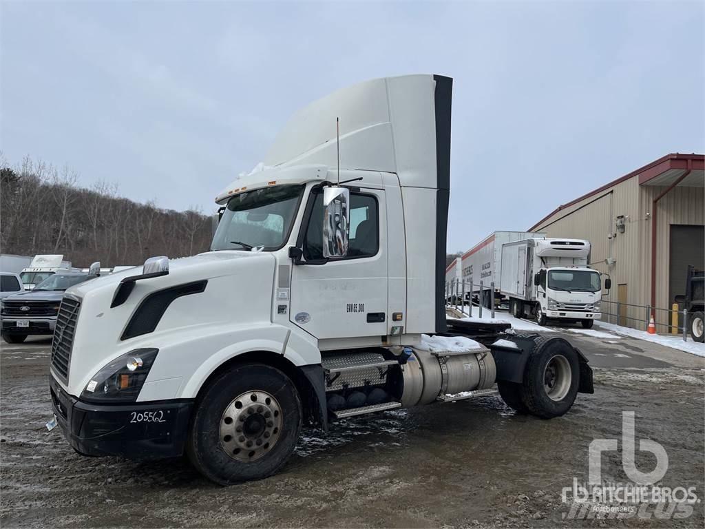 Volvo VNL300 Седельные тягачи