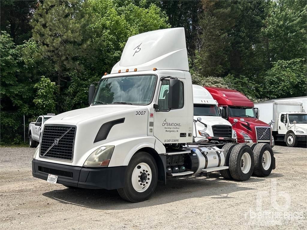 Volvo VNL300 Седельные тягачи