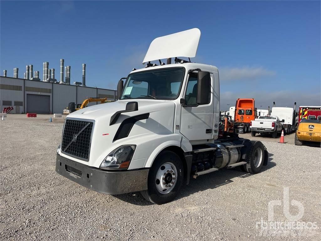 Volvo VNL300 Седельные тягачи